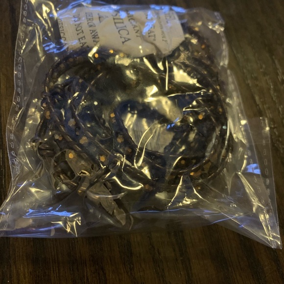 New Victoria Emerson Wrap Bracelet - Picture 5 of 5